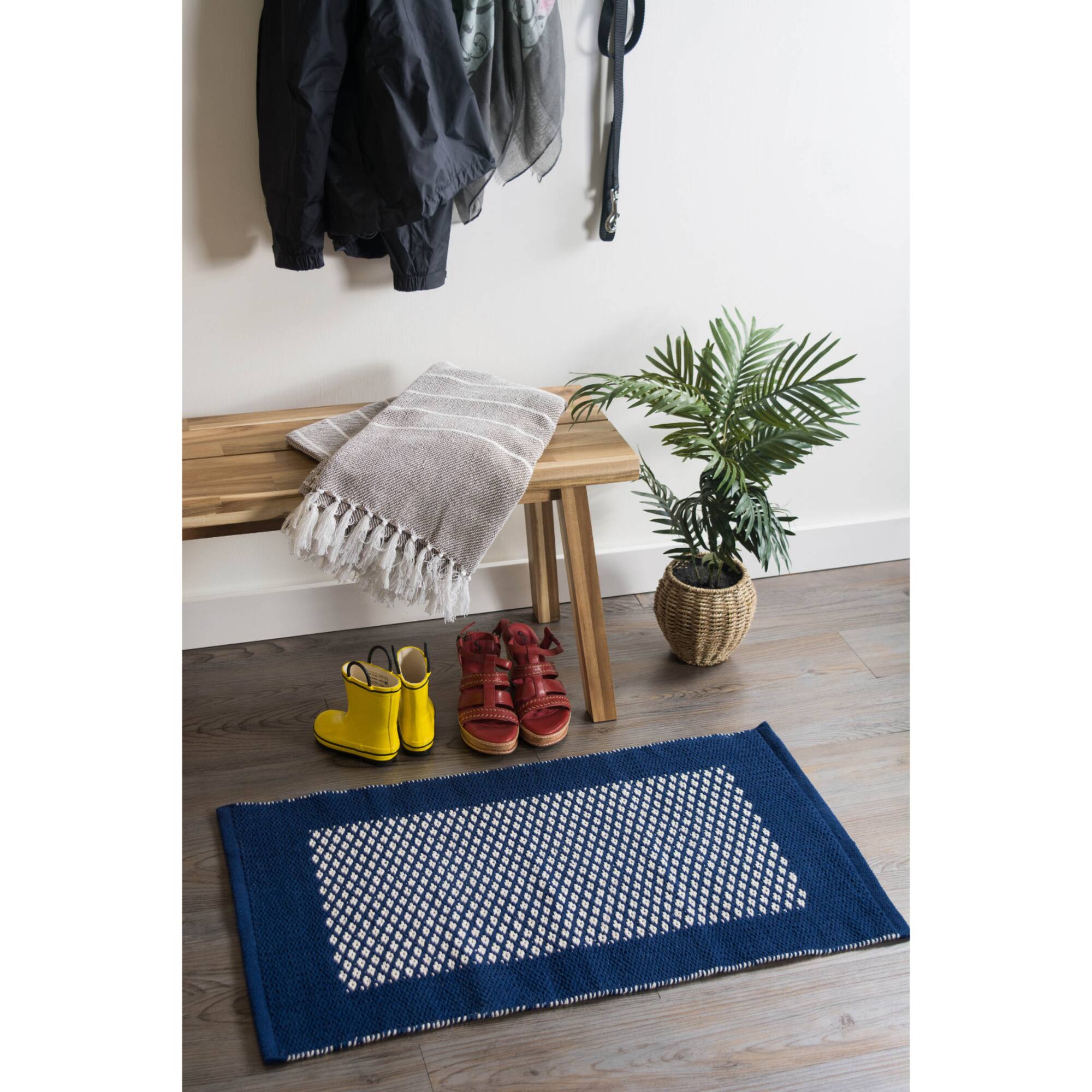 DII® Navy Bordered with Small Diamonds Rug, 2ft. x 3ft.